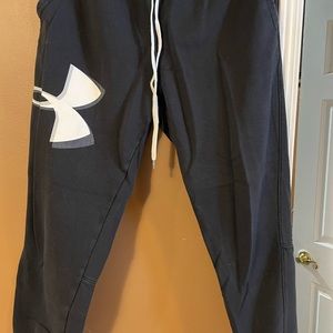 Woman’s under armour joggers size LG